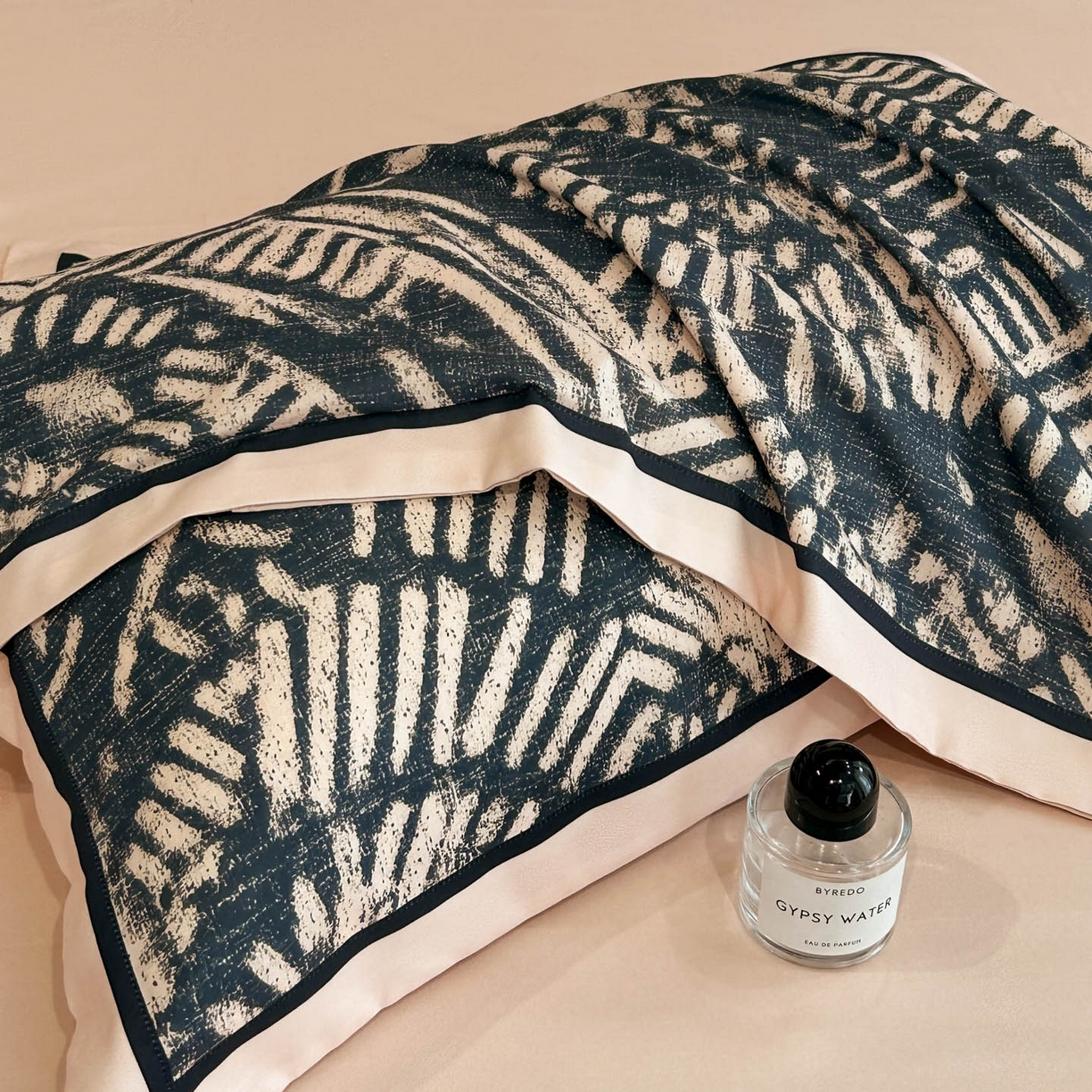 91家纺网 家纺一手货源 找家纺 花沐家居 2025新款宽边轻奢亲肤棉四件套 年轮