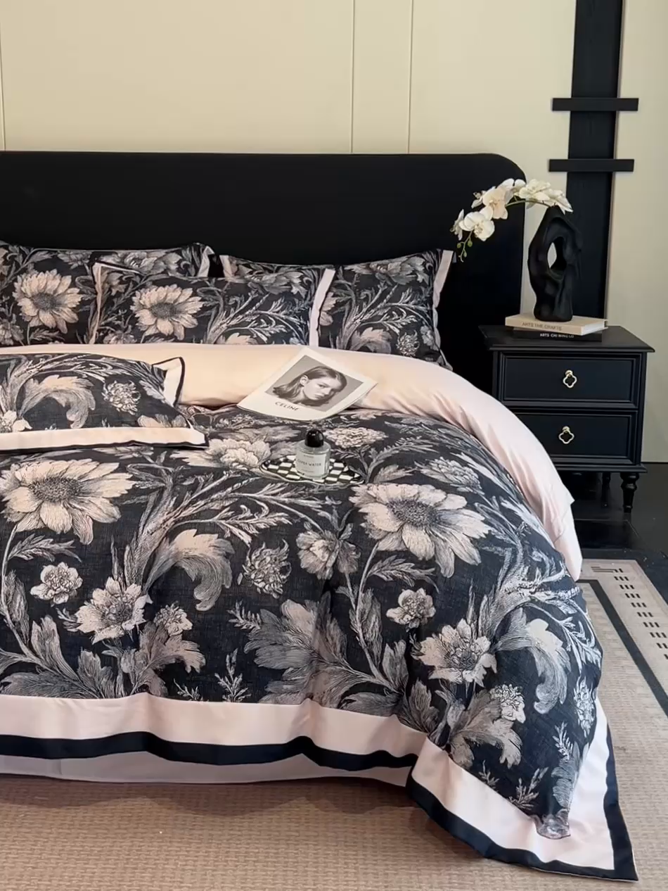 91家纺网 家纺一手货源 找家纺 花沐家居 2025新款宽边轻奢亲肤棉四件套 枝语花繁