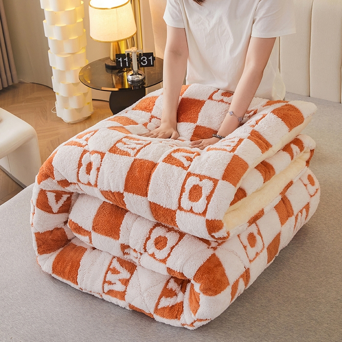 91家纺网 家纺一手货源 找家纺 悦然毛巾被 2025新款舒棉绒大提花冬被冬用保暖加厚被子被芯 时尚字母格