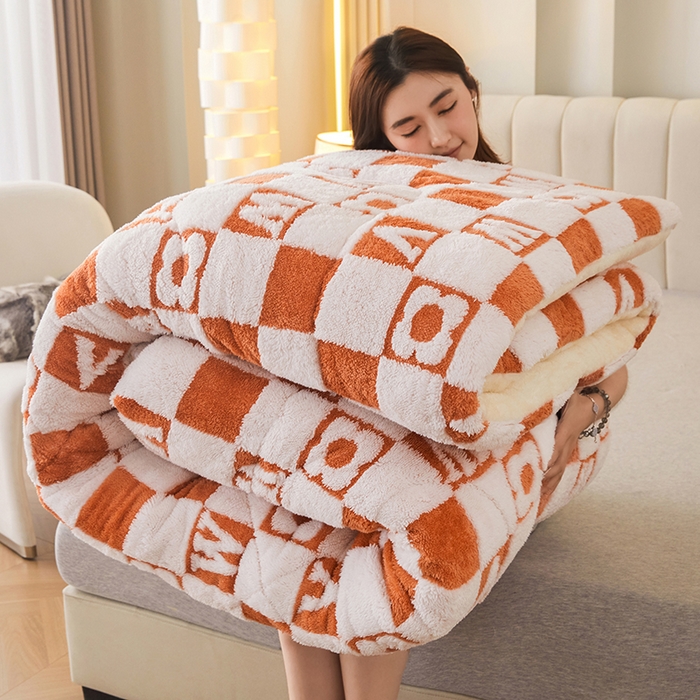 91家纺网 家纺一手货源 找家纺 悦然毛巾被 2025新款舒棉绒大提花冬被冬用保暖加厚被子被芯 时尚字母格