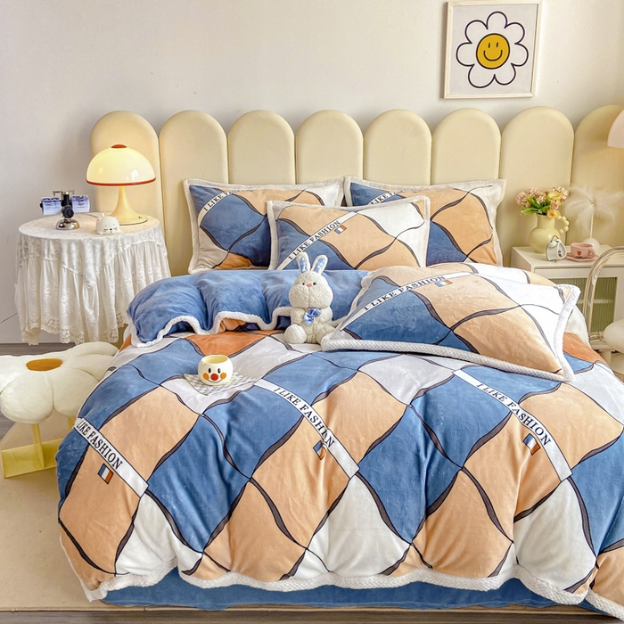 91家纺网 家纺一手货源 找家纺 阿亮家纺 2025新款高克重大包边菠萝格牛奶绒活性印染四件套 简约格调