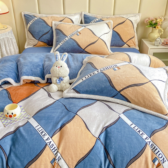 91家纺网 家纺一手货源 找家纺 阿亮家纺 2025新款高克重大包边菠萝格牛奶绒活性印染四件套 简约格调