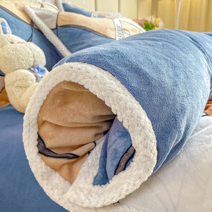 91家纺网 家纺一手货源 找家纺 阿亮家纺 2025新款高克重大包边菠萝格牛奶绒活性印染四件套 简约格调