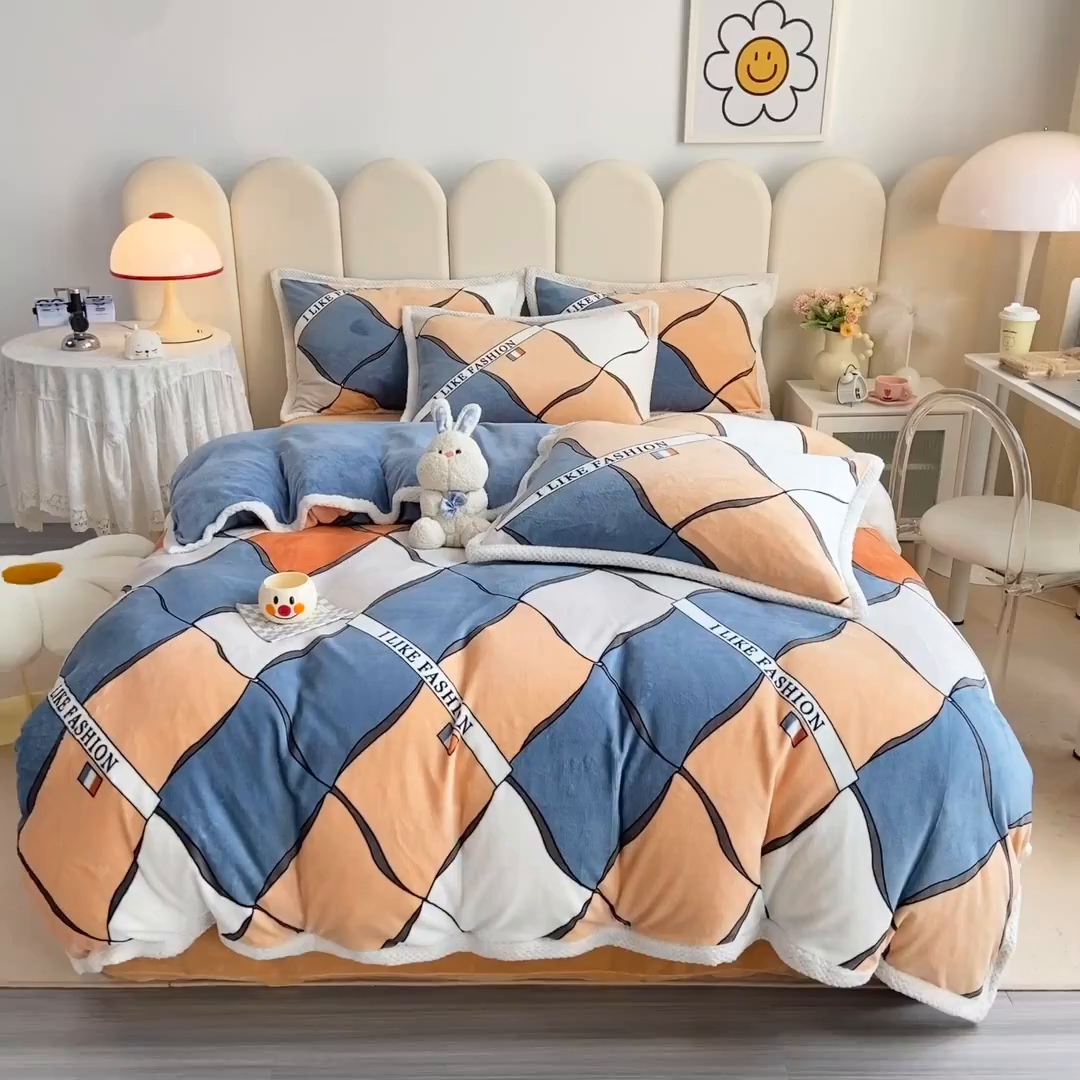 91家纺网 家纺一手货源 找家纺 阿亮家纺 2025新款高克重大包边菠萝格牛奶绒活性印染四件套 简约格调