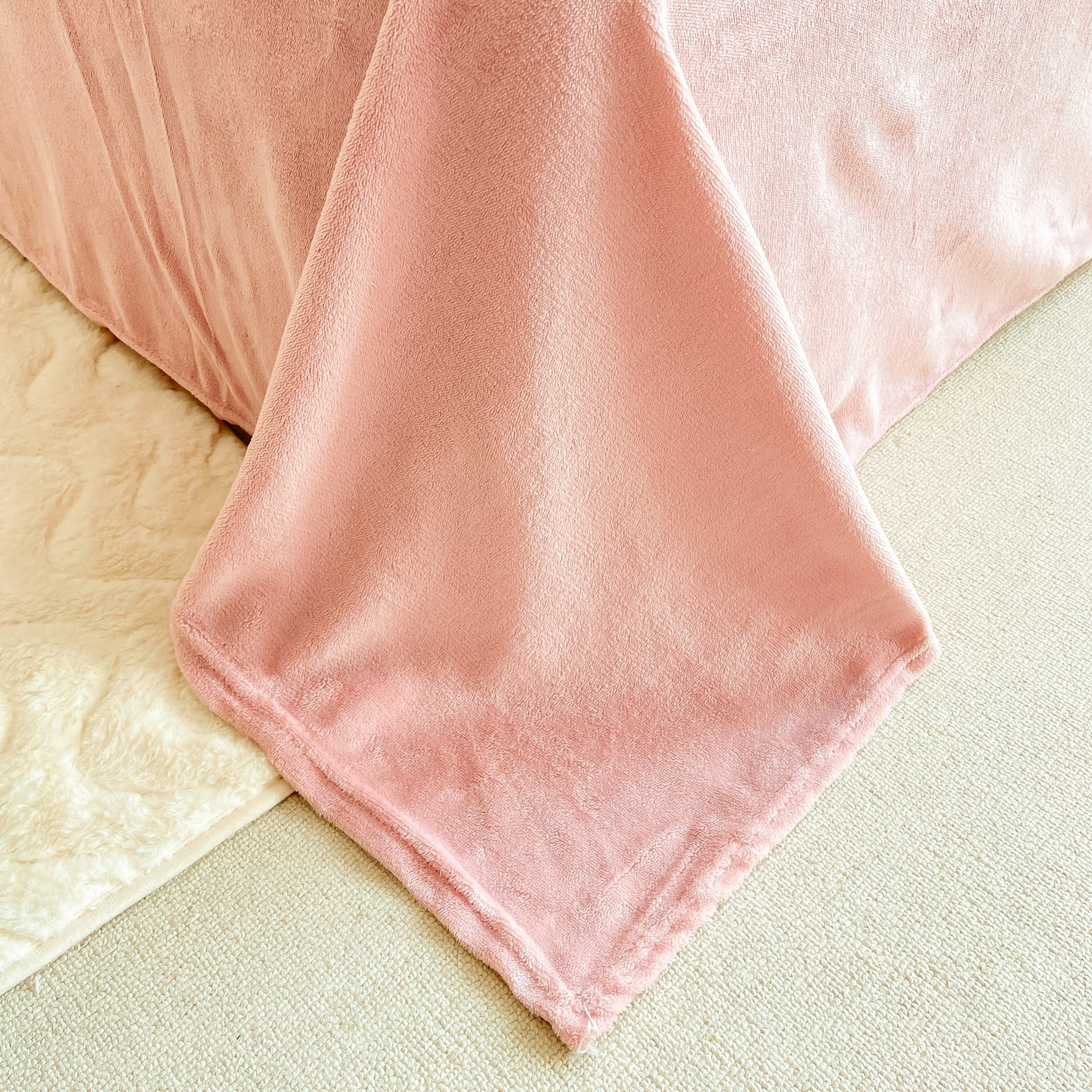 91家纺网 家纺一手货源 找家纺 瑞禾家纺（原阿亮） 2025新款高克重大包边菠萝格牛奶绒活性印染四件套 可可樱桃