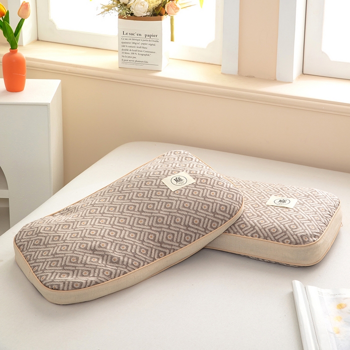 91家纺网 家纺一手货源 找家纺 梦莱家纺 2025新款棉麻荞麦立体枕枕头枕芯 幸运草-褐色