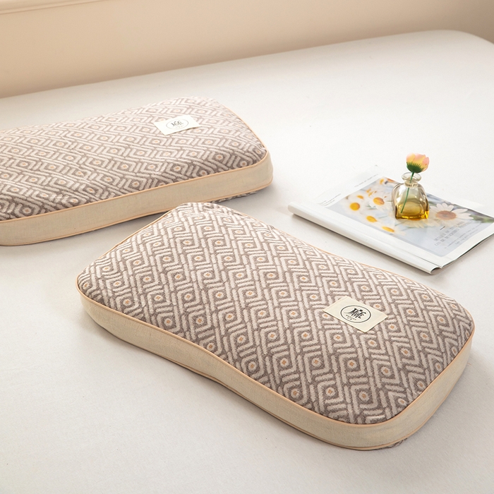 91家纺网 家纺一手货源 找家纺 梦莱家纺 2025新款棉麻荞麦立体枕枕头枕芯 幸运草-褐色