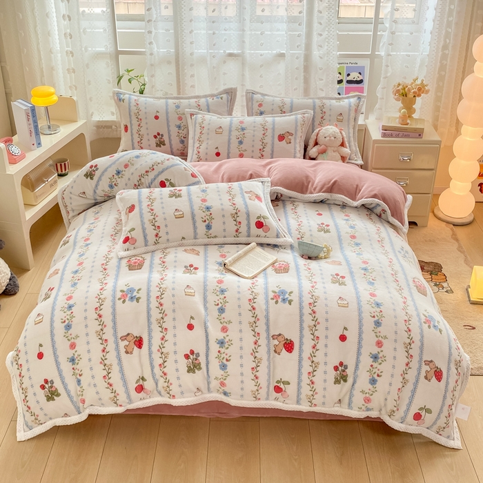 91家纺网 家纺一手货源 找家纺 阿亮家纺 2025新款高克重大包边菠萝格牛奶绒活性印染四件套 恋恋画语