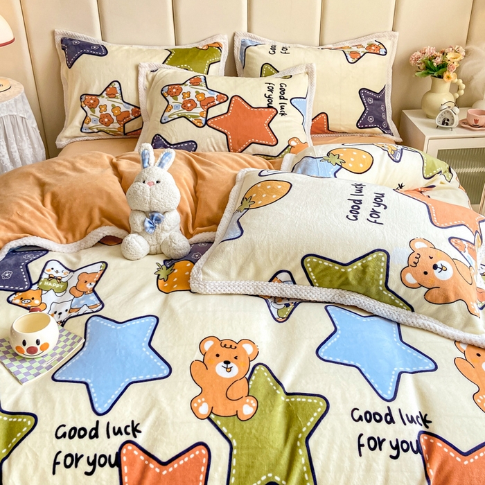 91家纺网 家纺一手货源 找家纺 阿亮家纺 2025新款高克重大包边菠萝格牛奶绒活性印染四件套 满天星