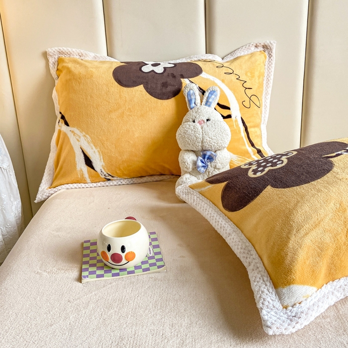 91家纺网 家纺一手货源 找家纺 阿亮家纺 2025新款高克重大包边菠萝格牛奶绒活性印染四件套 梦幻花海