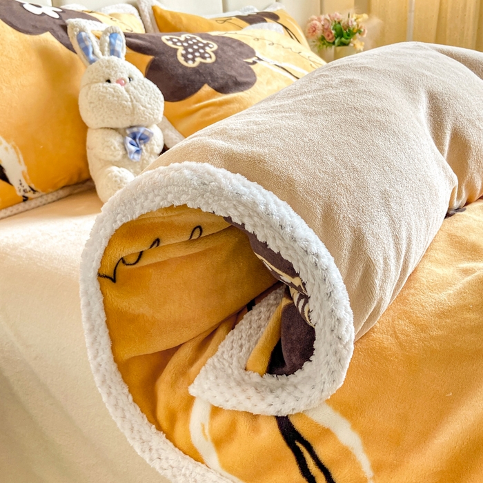 91家纺网 家纺一手货源 找家纺 阿亮家纺 2025新款高克重大包边菠萝格牛奶绒活性印染四件套 梦幻花海