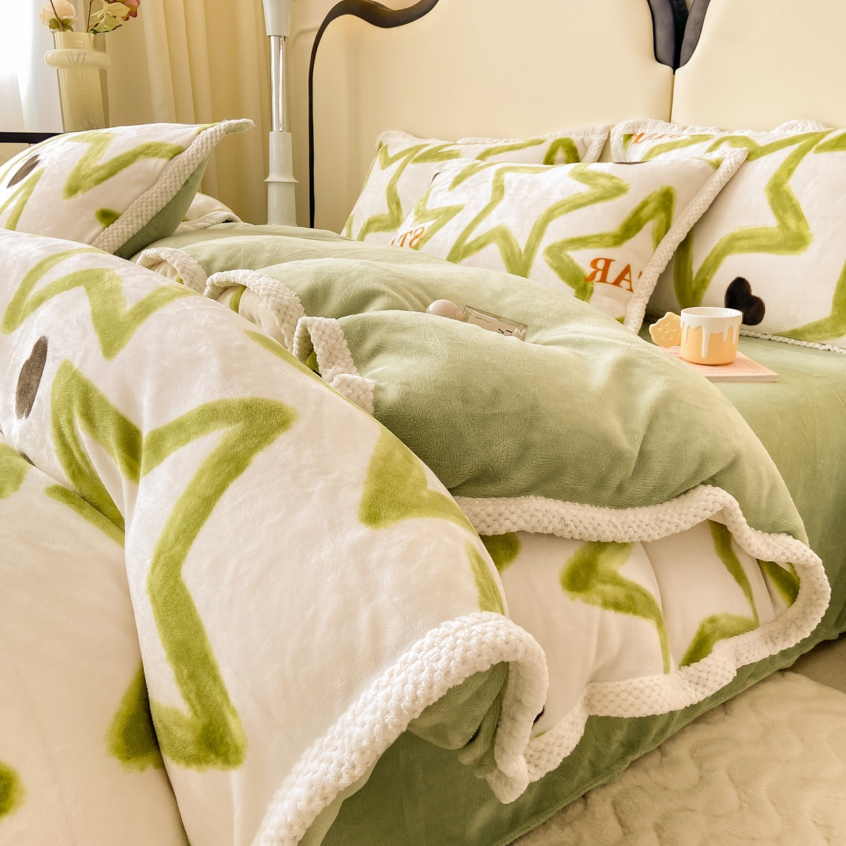 阿亮家纺 2025新款高克重大包边菠萝格牛奶绒活性印染四件套 明日之星