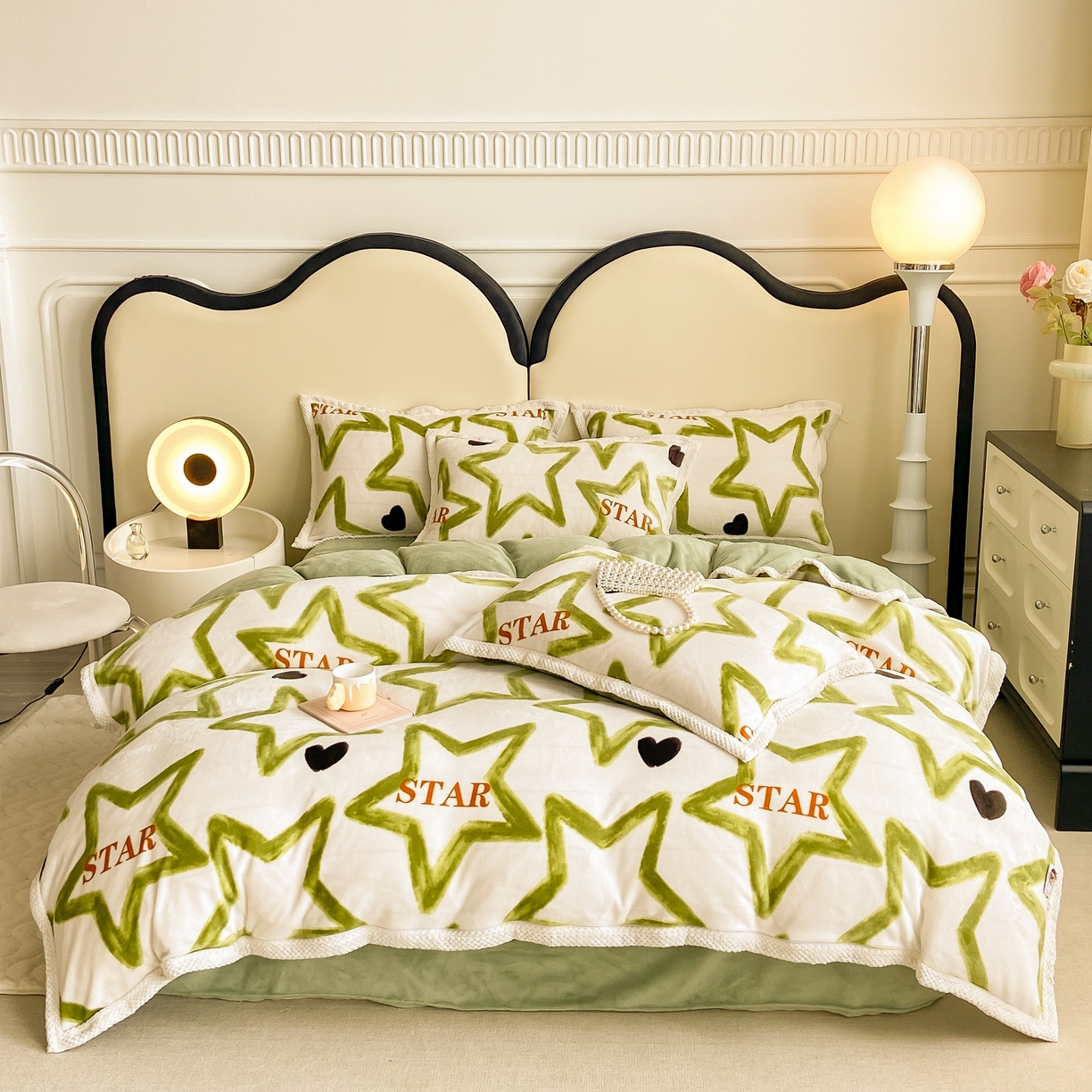 91家纺网 家纺一手货源 找家纺 阿亮家纺 2025新款高克重大包边菠萝格牛奶绒活性印染四件套 明日之星