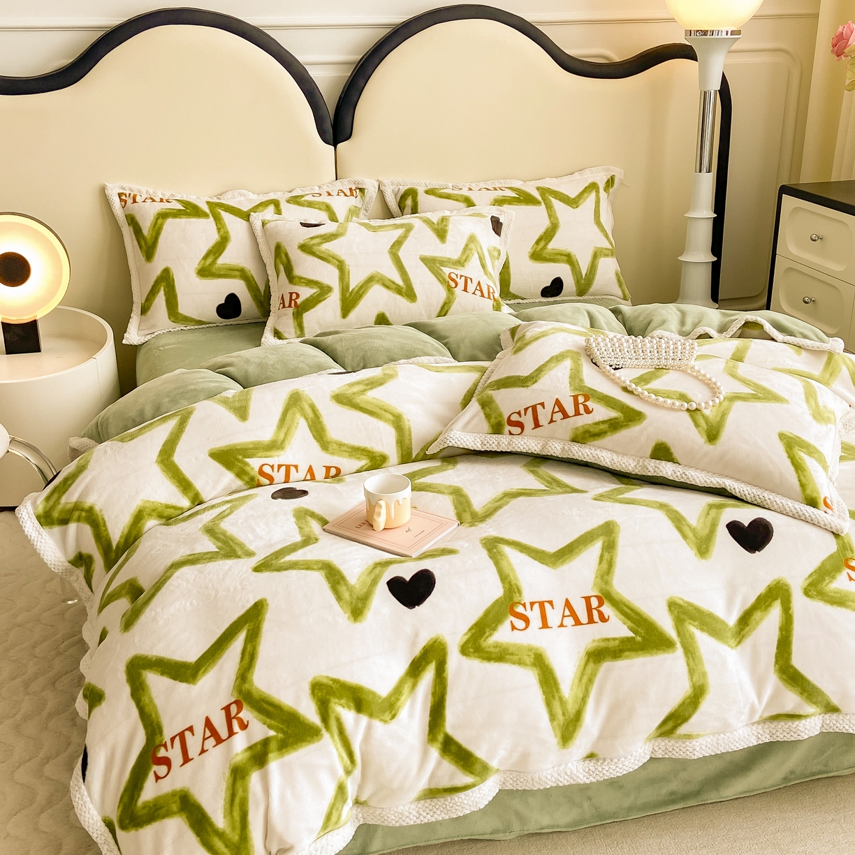 91家纺网 家纺一手货源 找家纺 阿亮家纺 2025新款高克重大包边菠萝格牛奶绒活性印染四件套 明日之星