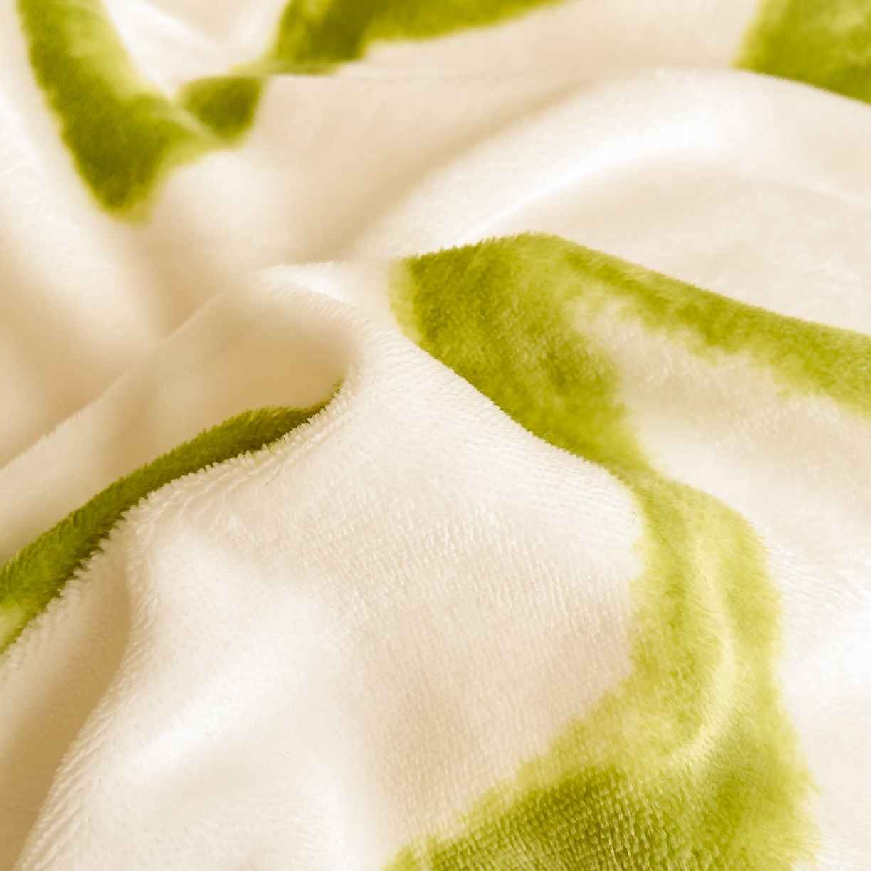 91家纺网 家纺一手货源 找家纺 阿亮家纺 2025新款高克重大包边菠萝格牛奶绒活性印染四件套 明日之星