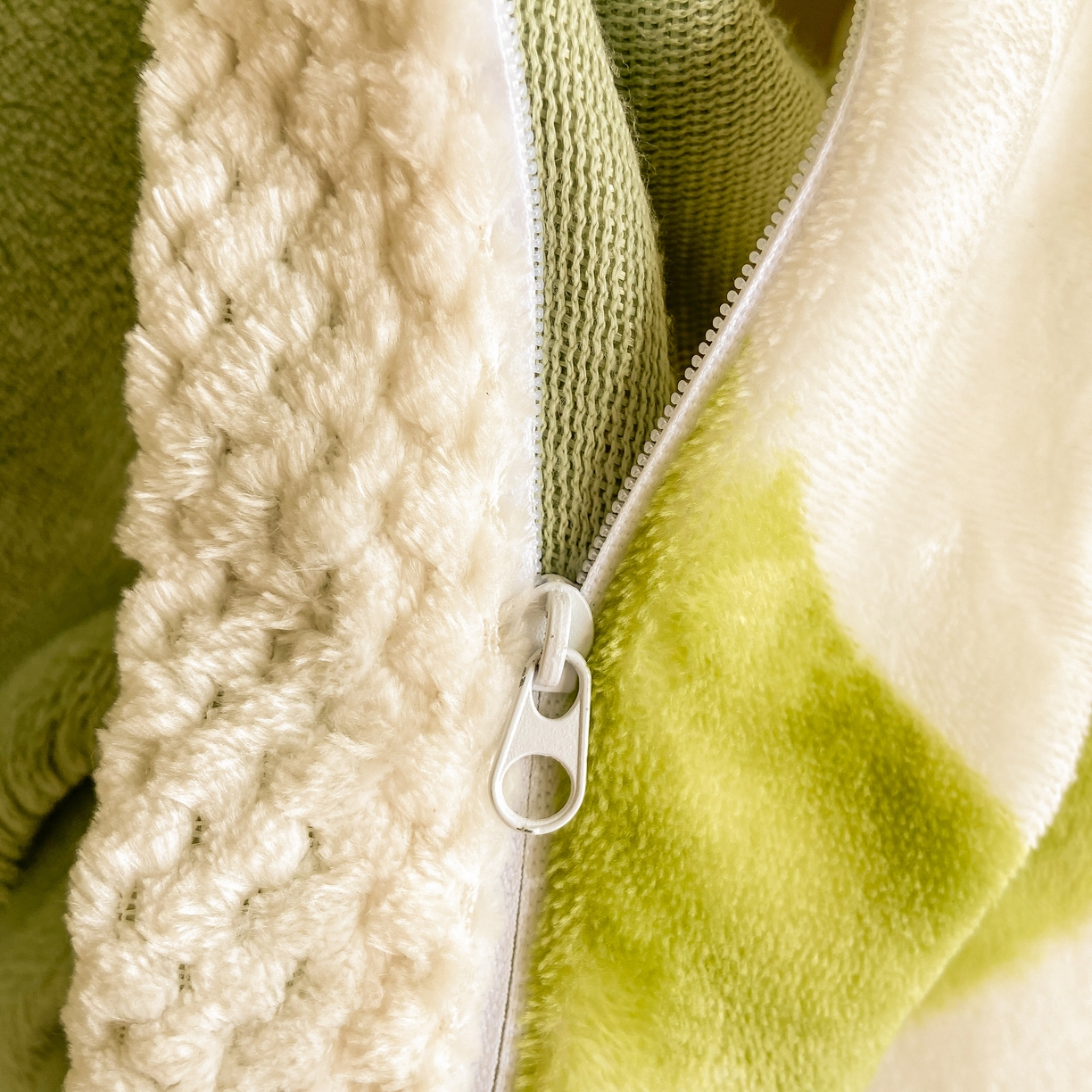 91家纺网 家纺一手货源 找家纺 阿亮家纺 2025新款高克重大包边菠萝格牛奶绒活性印染四件套 明日之星