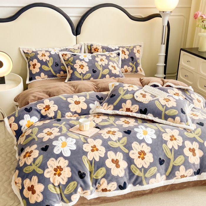 91家纺网 家纺一手货源 找家纺 阿亮家纺 2025新款高克重大包边菠萝格牛奶绒活性印染四件套 陌上花开