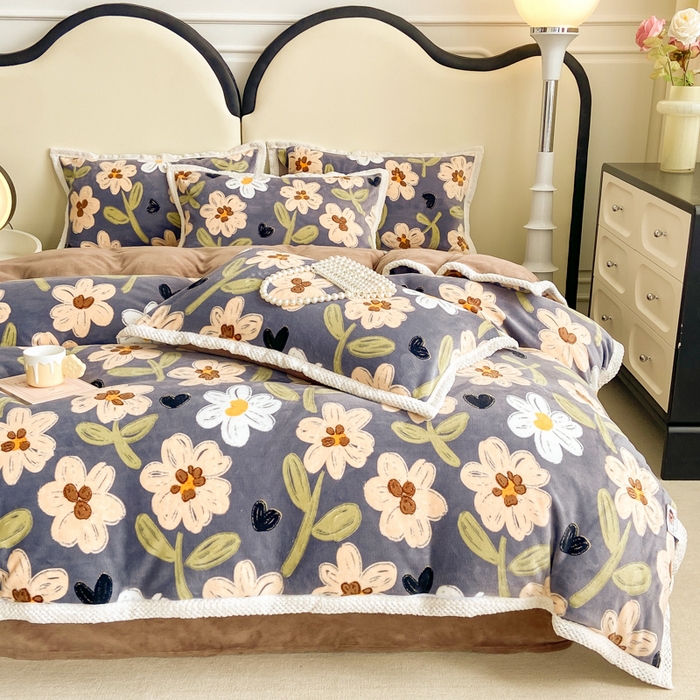 91家纺网 家纺一手货源 找家纺 阿亮家纺 2025新款高克重大包边菠萝格牛奶绒活性印染四件套 陌上花开