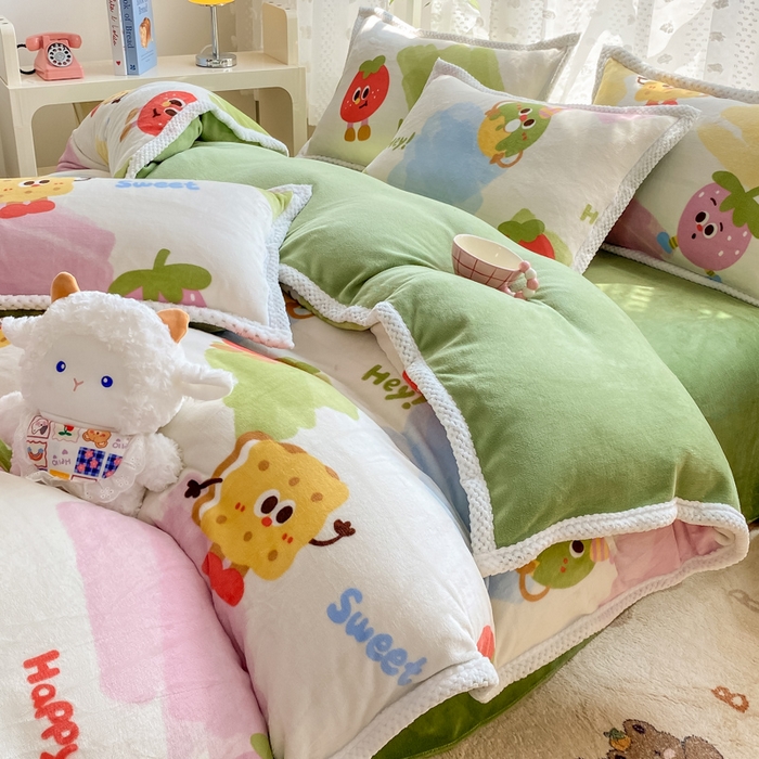 91家纺网 家纺一手货源 找家纺 阿亮家纺 2025新款高克重大包边菠萝格牛奶绒活性印染四件套 七彩草莓