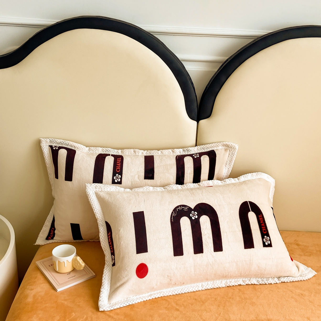 91家纺网 家纺一手货源 找家纺 阿亮家纺 2025新款高克重大包边菠萝格牛奶绒活性印染四件套 奇妙旋律