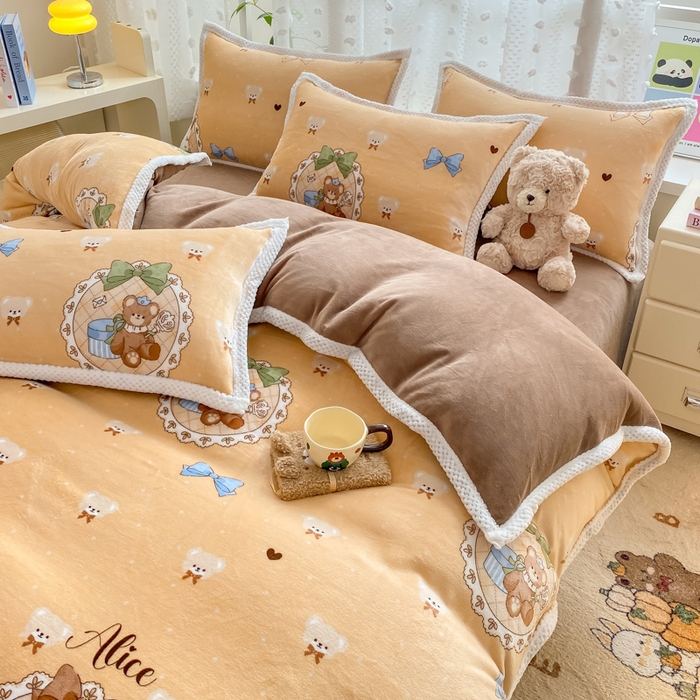 91家纺网 家纺一手货源 找家纺 阿亮家纺 2025新款高克重大包边菠萝格牛奶绒活性印染四件套 亲密朋友