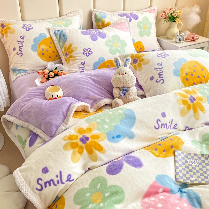 91家纺网 家纺一手货源 找家纺 阿亮家纺 2025新款高克重大包边菠萝格牛奶绒活性印染四件套 清新草莓