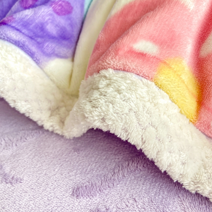 91家纺网 家纺一手货源 找家纺 阿亮家纺 2025新款高克重大包边菠萝格牛奶绒活性印染四件套 清新草莓