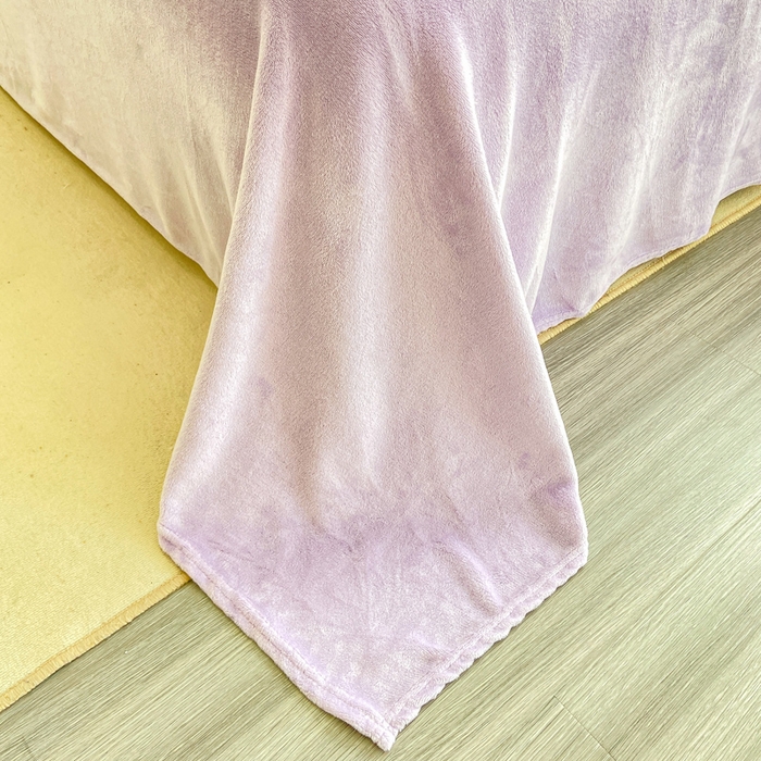 91家纺网 家纺一手货源 找家纺 阿亮家纺 2025新款高克重大包边菠萝格牛奶绒活性印染四件套 清新草莓