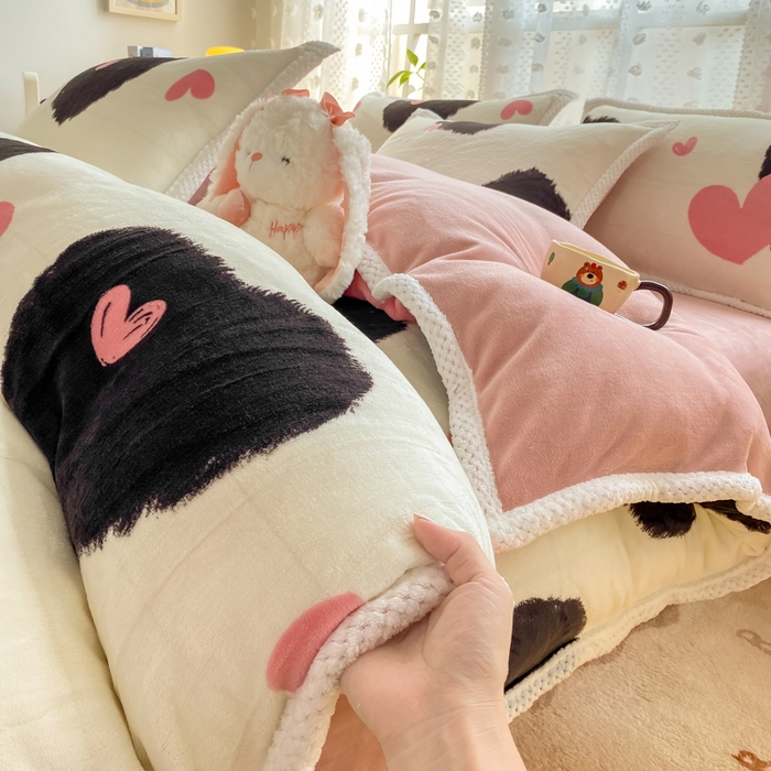 阿亮家纺 2025新款高克重大包边菠萝格牛奶绒活性印染四件套 少女的诗