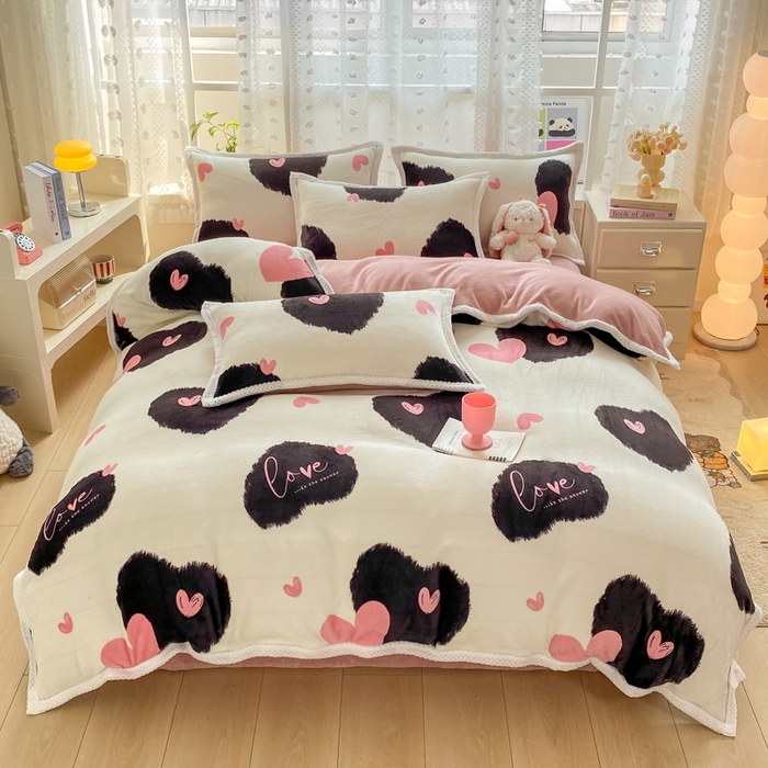 91家纺网 家纺一手货源 找家纺 阿亮家纺 2025新款高克重大包边菠萝格牛奶绒活性印染四件套 少女的诗