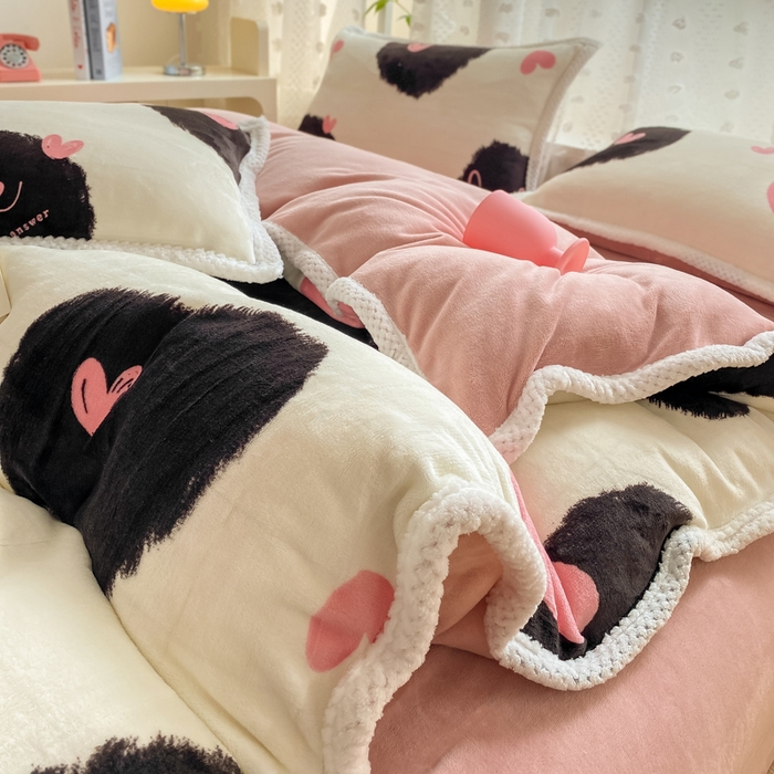 91家纺网 家纺一手货源 找家纺 阿亮家纺 2025新款高克重大包边菠萝格牛奶绒活性印染四件套 少女的诗