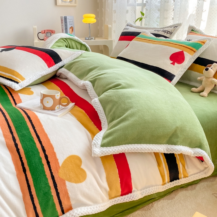 91家纺网 家纺一手货源 找家纺 阿亮家纺 2025新款高克重大包边菠萝格牛奶绒活性印染四件套 时尚条纹