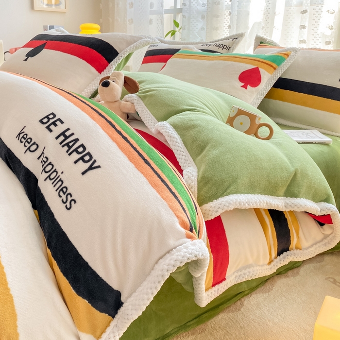 91家纺网 家纺一手货源 找家纺 阿亮家纺 2025新款高克重大包边菠萝格牛奶绒活性印染四件套 时尚条纹