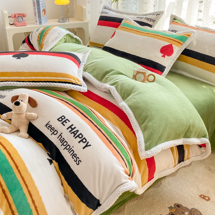 91家纺网 家纺一手货源 找家纺 阿亮家纺 2025新款高克重大包边菠萝格牛奶绒活性印染四件套 时尚条纹