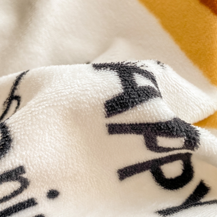 91家纺网 家纺一手货源 找家纺 阿亮家纺 2025新款高克重大包边菠萝格牛奶绒活性印染四件套 时尚条纹