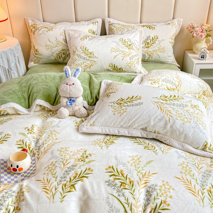 91家纺网 家纺一手货源 找家纺 阿亮家纺 2025新款高克重大包边菠萝格牛奶绒活性印染四件套 田园花香