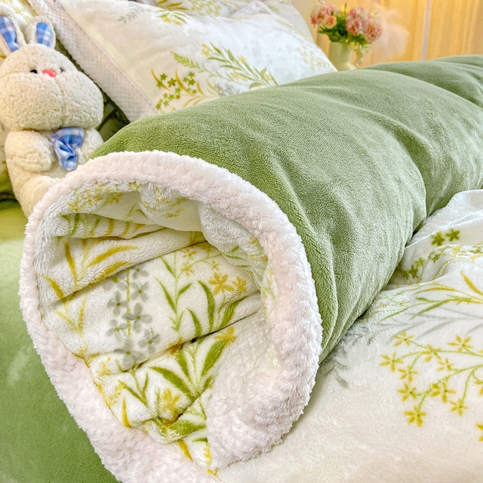 91家纺网 家纺一手货源 找家纺 阿亮家纺 2025新款高克重大包边菠萝格牛奶绒活性印染四件套 田园花香