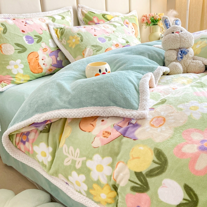 91家纺网 家纺一手货源 找家纺 阿亮家纺 2025新款高克重大包边菠萝格牛奶绒活性印染四件套 甜蜜梦境