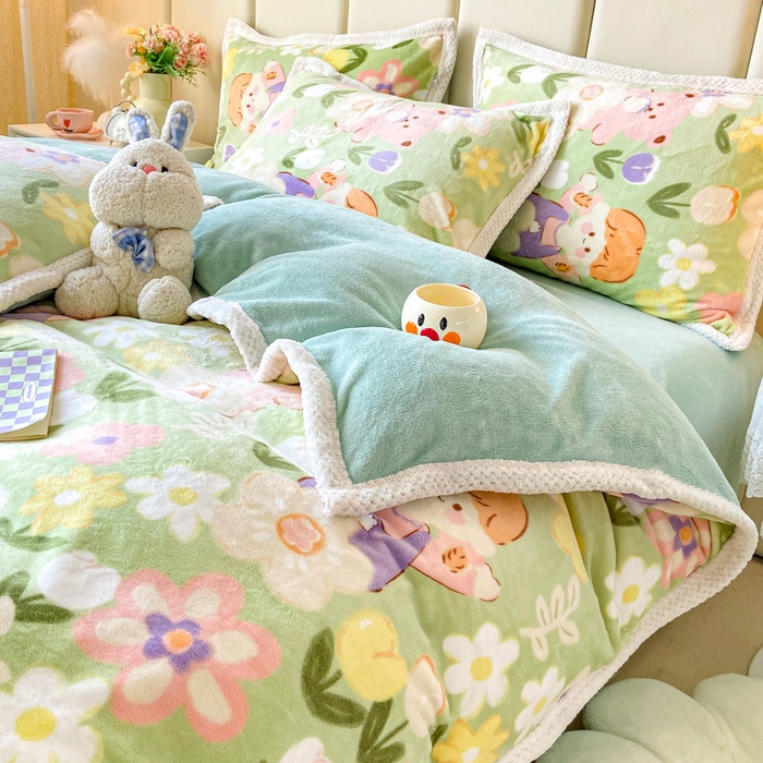 91家纺网 家纺一手货源 找家纺 阿亮家纺 2025新款高克重大包边菠萝格牛奶绒活性印染四件套 甜蜜梦境