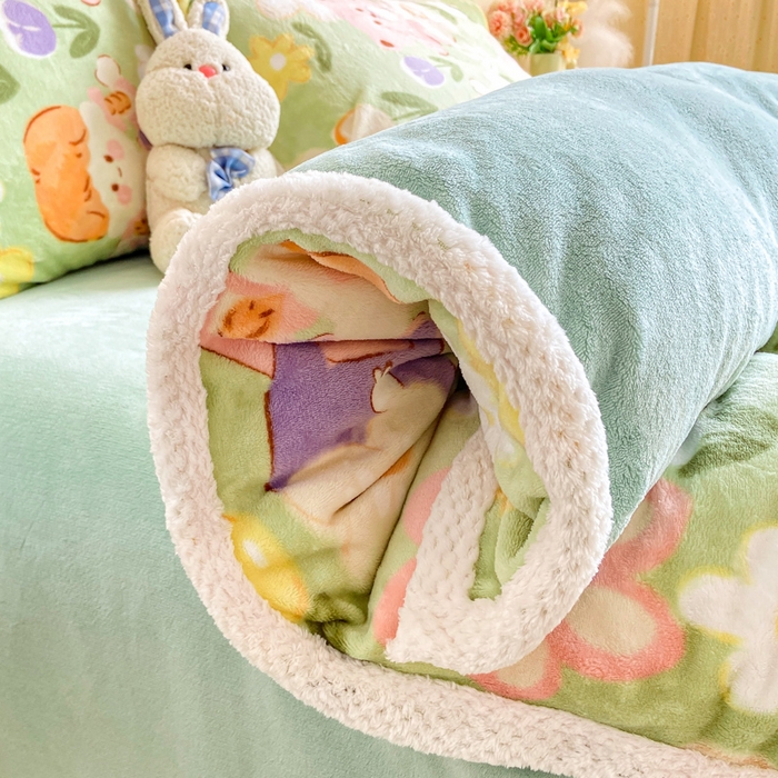 91家纺网 家纺一手货源 找家纺 阿亮家纺 2025新款高克重大包边菠萝格牛奶绒活性印染四件套 甜蜜梦境