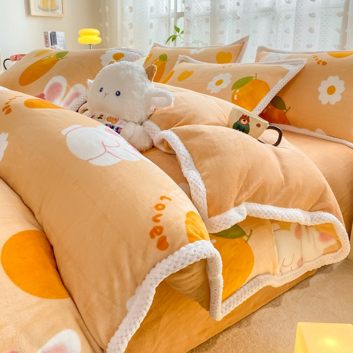 91家纺网 家纺一手货源 找家纺 阿亮家纺 2025新款高克重大包边菠萝格牛奶绒活性印染四件套 兔兔派对