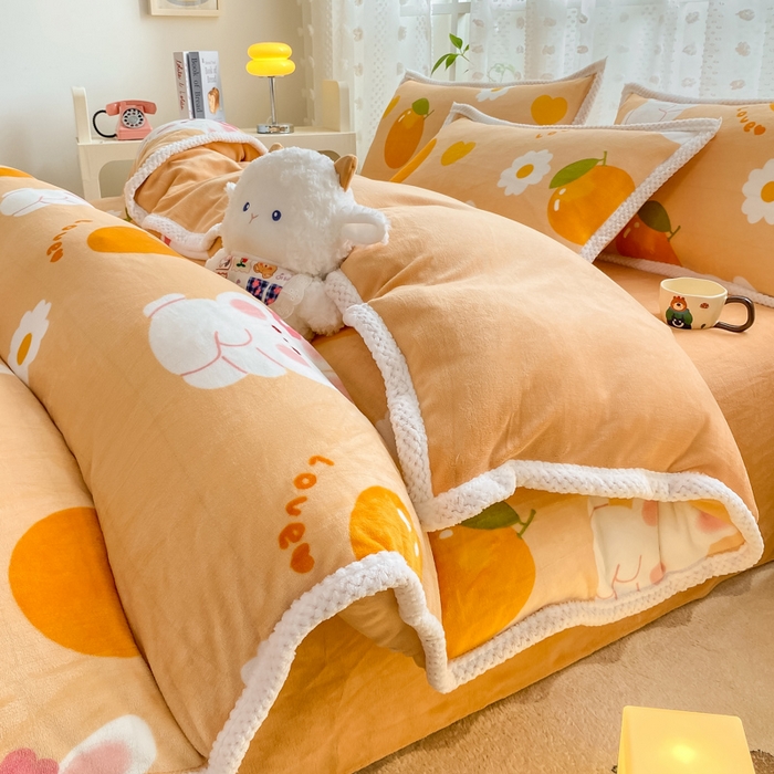 91家纺网 家纺一手货源 找家纺 阿亮家纺 2025新款高克重大包边菠萝格牛奶绒活性印染四件套 兔兔派对