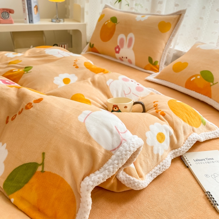 91家纺网 家纺一手货源 找家纺 阿亮家纺 2025新款高克重大包边菠萝格牛奶绒活性印染四件套 兔兔派对