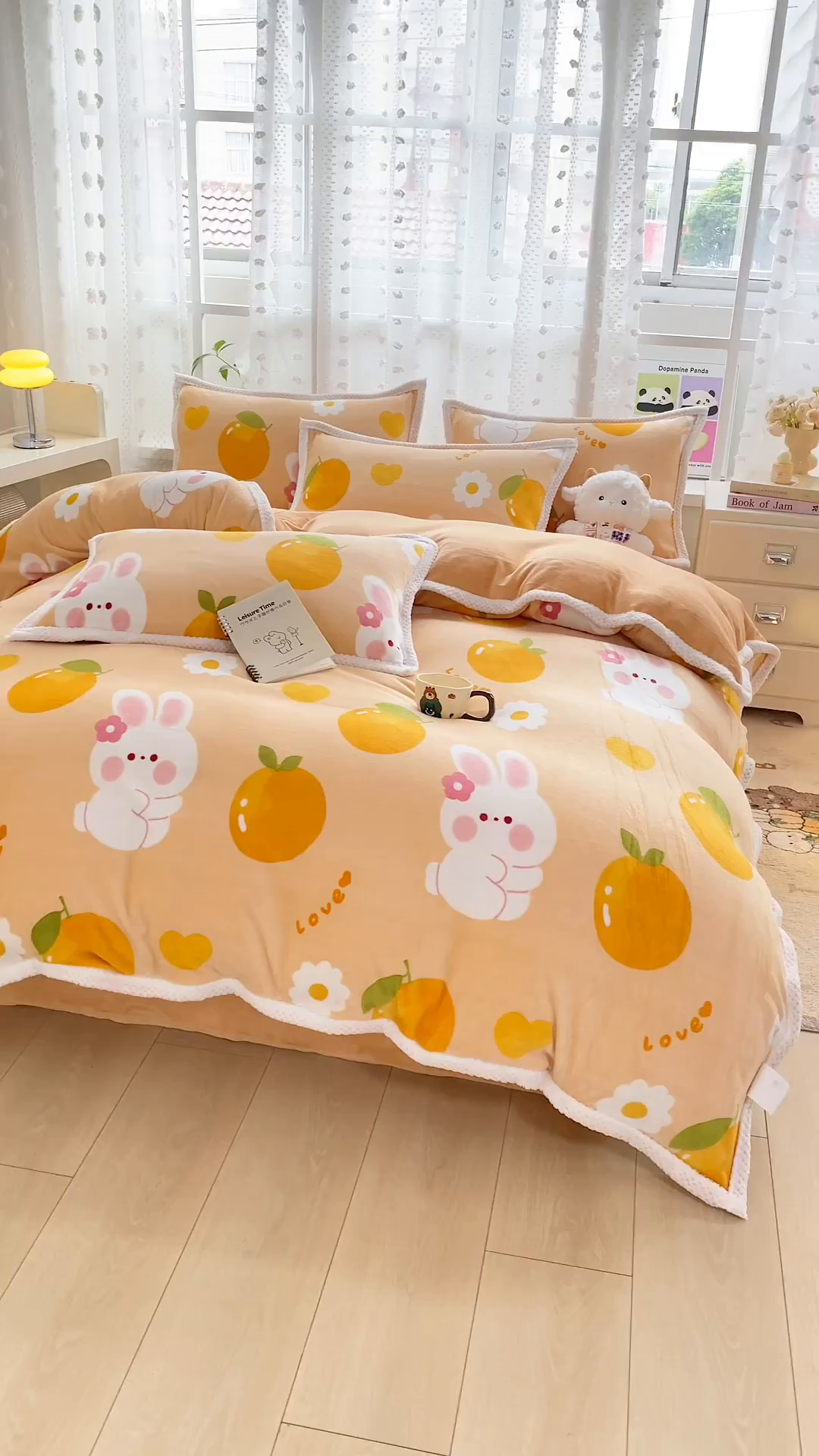 91家纺网 家纺一手货源 找家纺 阿亮家纺 2025新款高克重大包边菠萝格牛奶绒活性印染四件套 兔兔派对