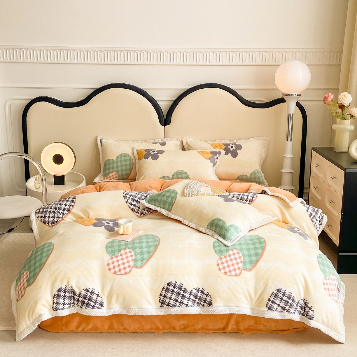 91家纺网 家纺一手货源 找家纺 阿亮家纺 2025新款高克重大包边菠萝格牛奶绒活性印染四件套 夏日礼盒