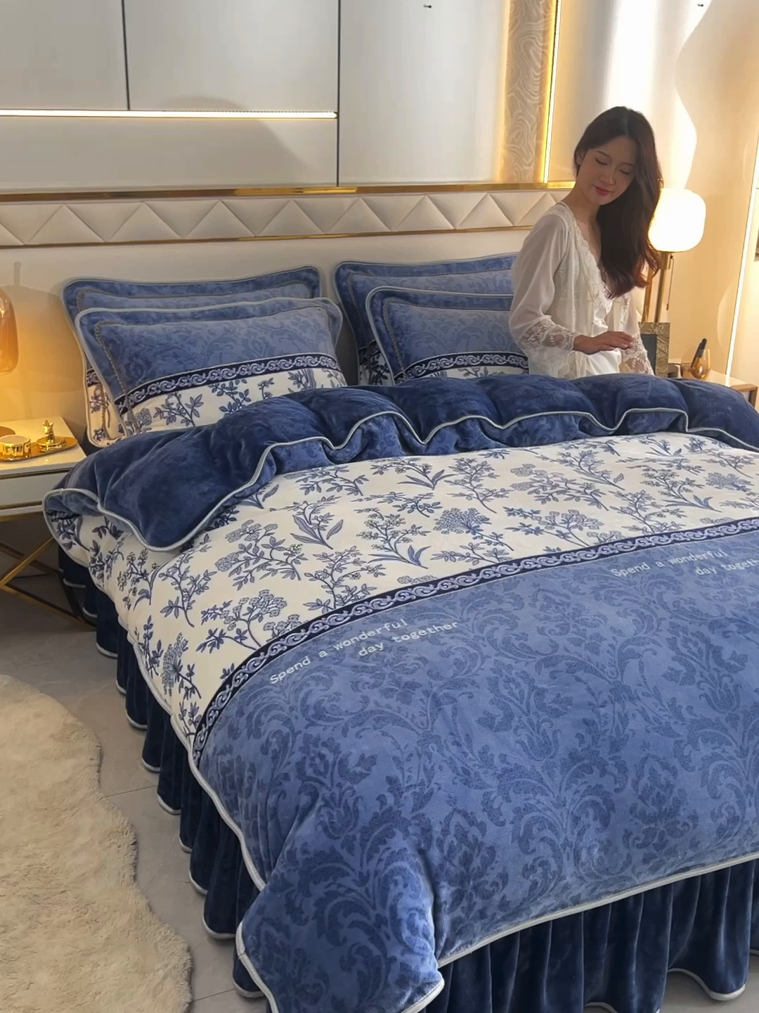 91家纺网 家纺一手货源 找家纺 启扬 2025直播爆款新款8.5斤加厚高克重牛奶绒四件套床裙款法莱绒宝宝绒金貂绒 相思叶语-蓝