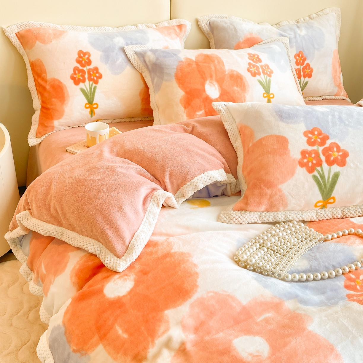 91家纺网 家纺一手货源 找家纺 阿亮家纺 2025新款高克重大包边菠萝格牛奶绒活性印染四件套 香榭花韵