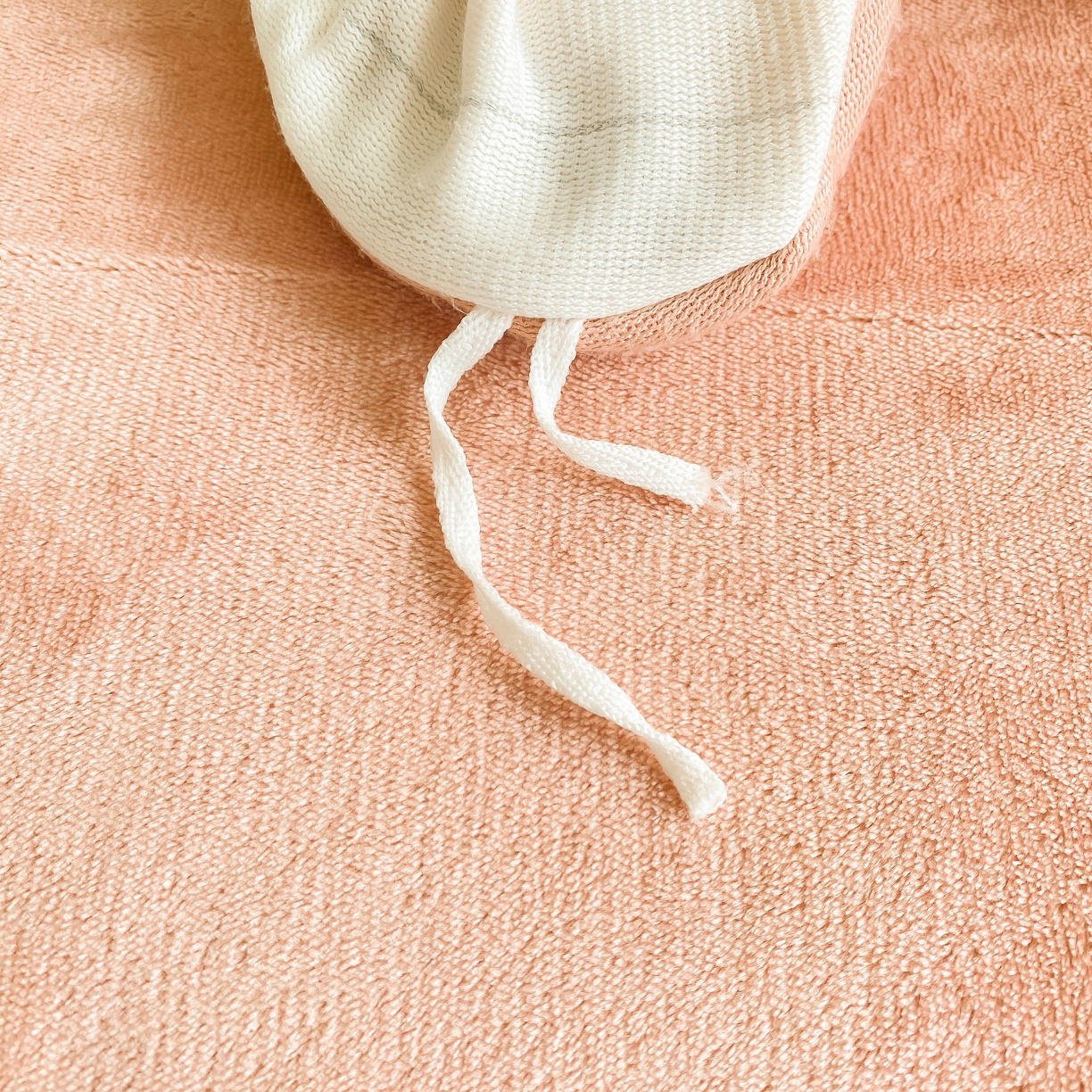 91家纺网 家纺一手货源 找家纺 阿亮家纺 2025新款高克重大包边菠萝格牛奶绒活性印染四件套 香榭花韵