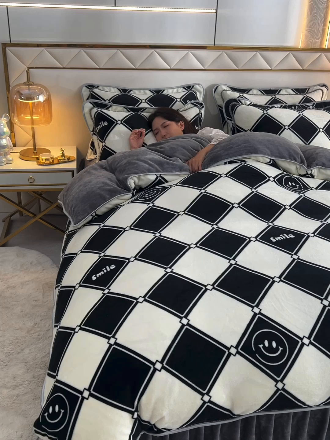 91家纺网 家纺一手货源 找家纺 启扬 2025直播爆款新款8.5斤加厚高克重牛奶绒四件套床裙款法莱绒宝宝绒金貂绒 浅夏时光