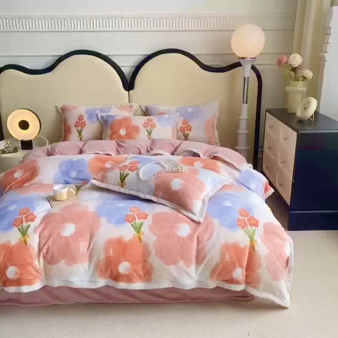 91家纺网 家纺一手货源 找家纺 阿亮家纺 2025新款高克重大包边菠萝格牛奶绒活性印染四件套 香榭花韵